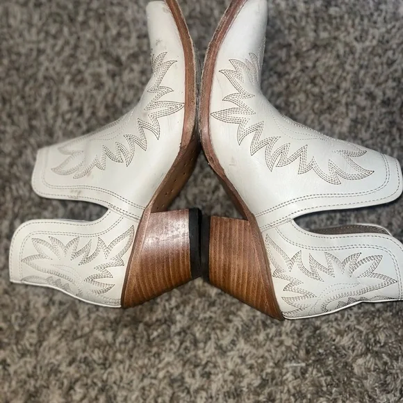 Ariat Women’s Dixon Short Western Fashion Boot - Size 9 Pre-owned - Picture 6 of 6